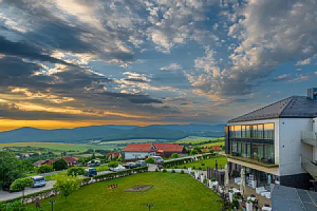 Castellum Hotel Hollókő