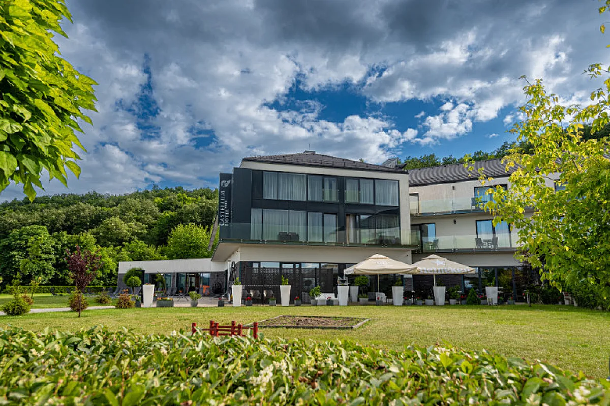 Castellum Hotel Hollókő
