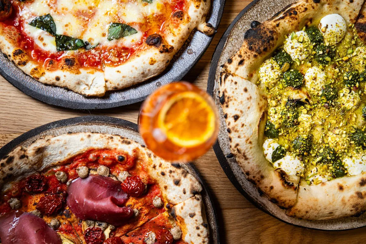 Neverland Bár • Szabadulószoba • Pizzéria