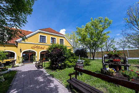 Gastland M0 Hotel és Konferenciaközpont