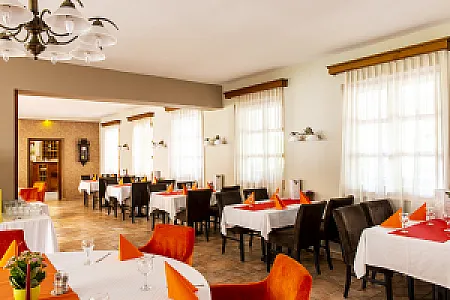 Gastland M0 Hotel és Konferenciaközpont