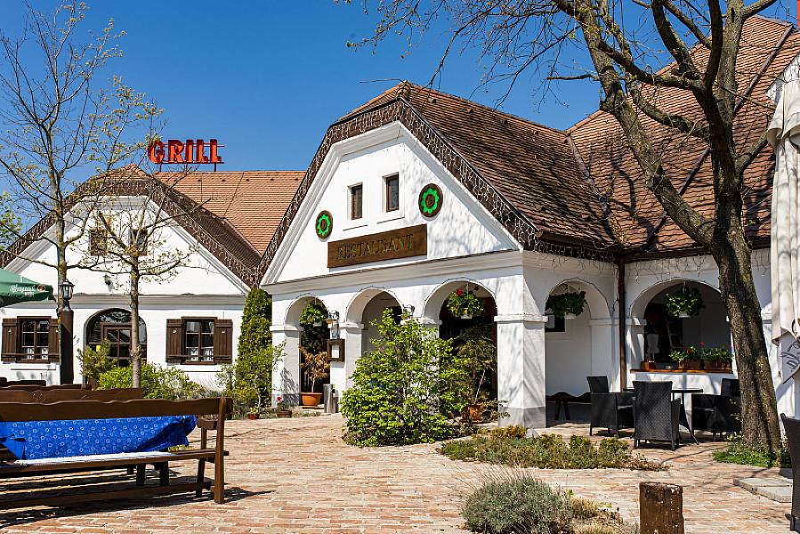 Gastland M1 Hotel és Konferenciaközpont