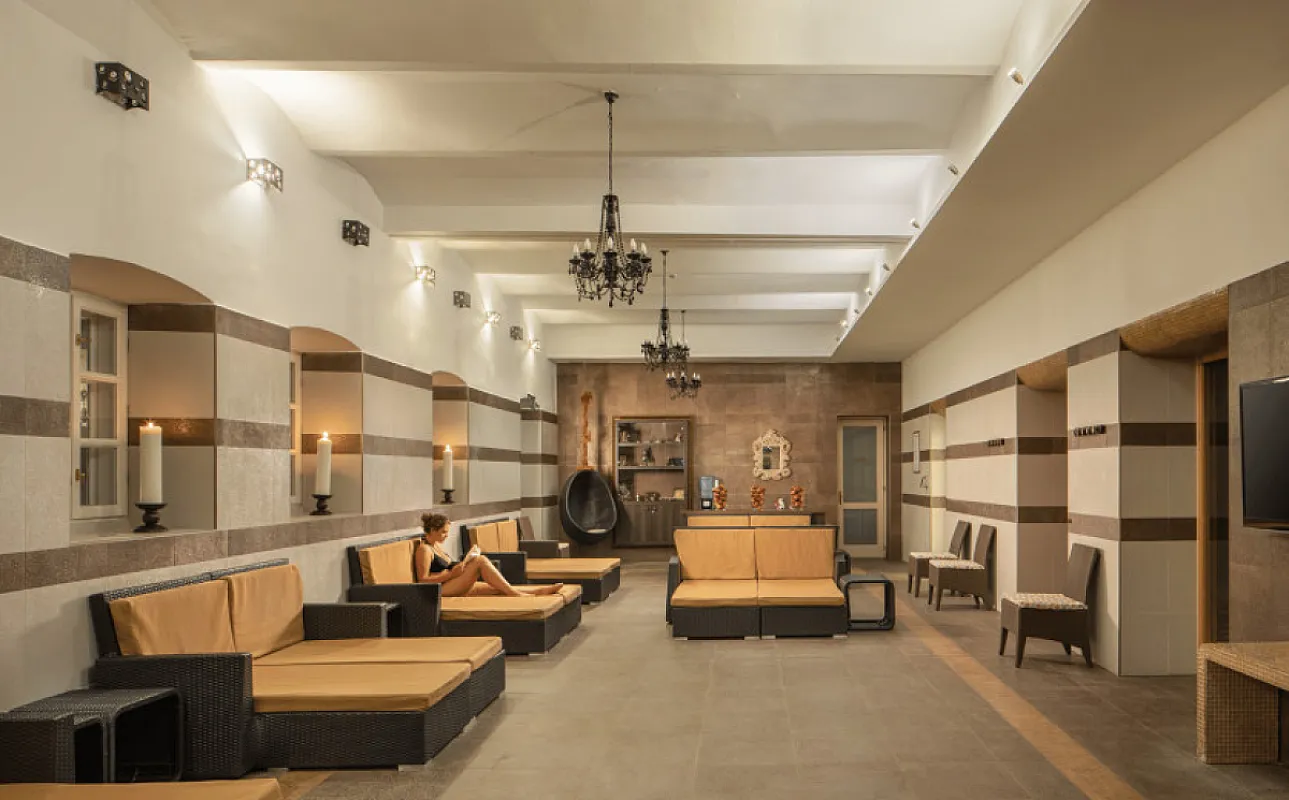 Kristály Imperial Hotel és Pálma Rendezvényház