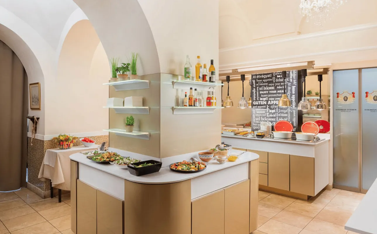 Kristály Imperial Hotel és Pálma Rendezvényház