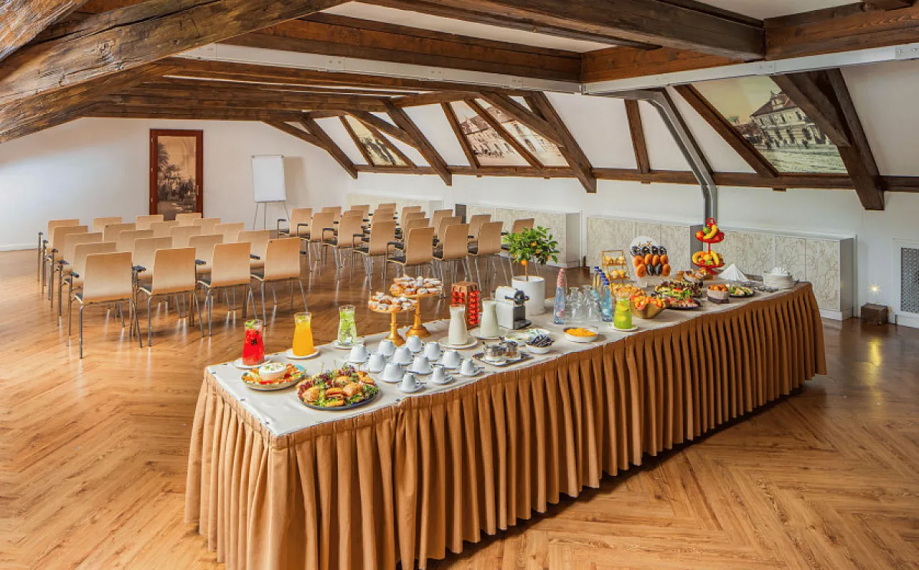 Kristály Imperial Hotel és Pálma Rendezvényház