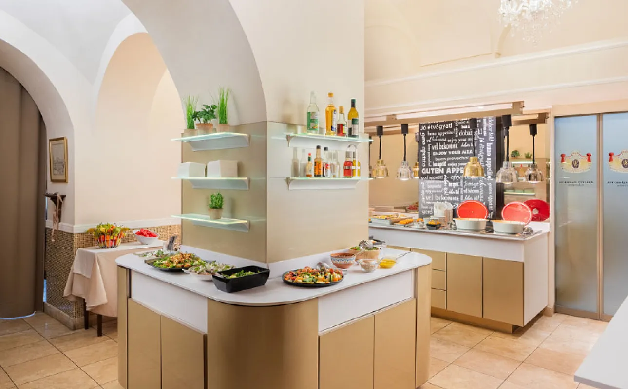 Kristály Imperial Hotel és Pálma Rendezvényház