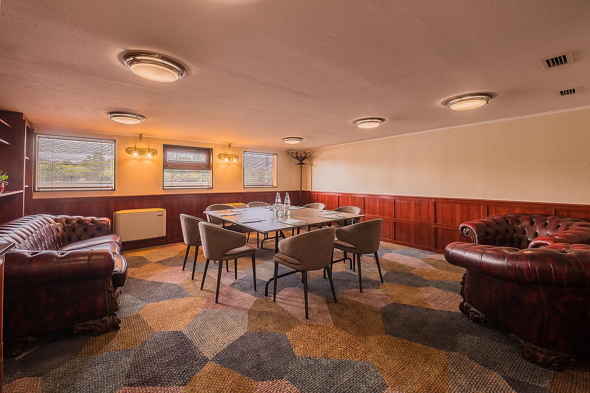 Fortuna Boat Hotel & Restaurant