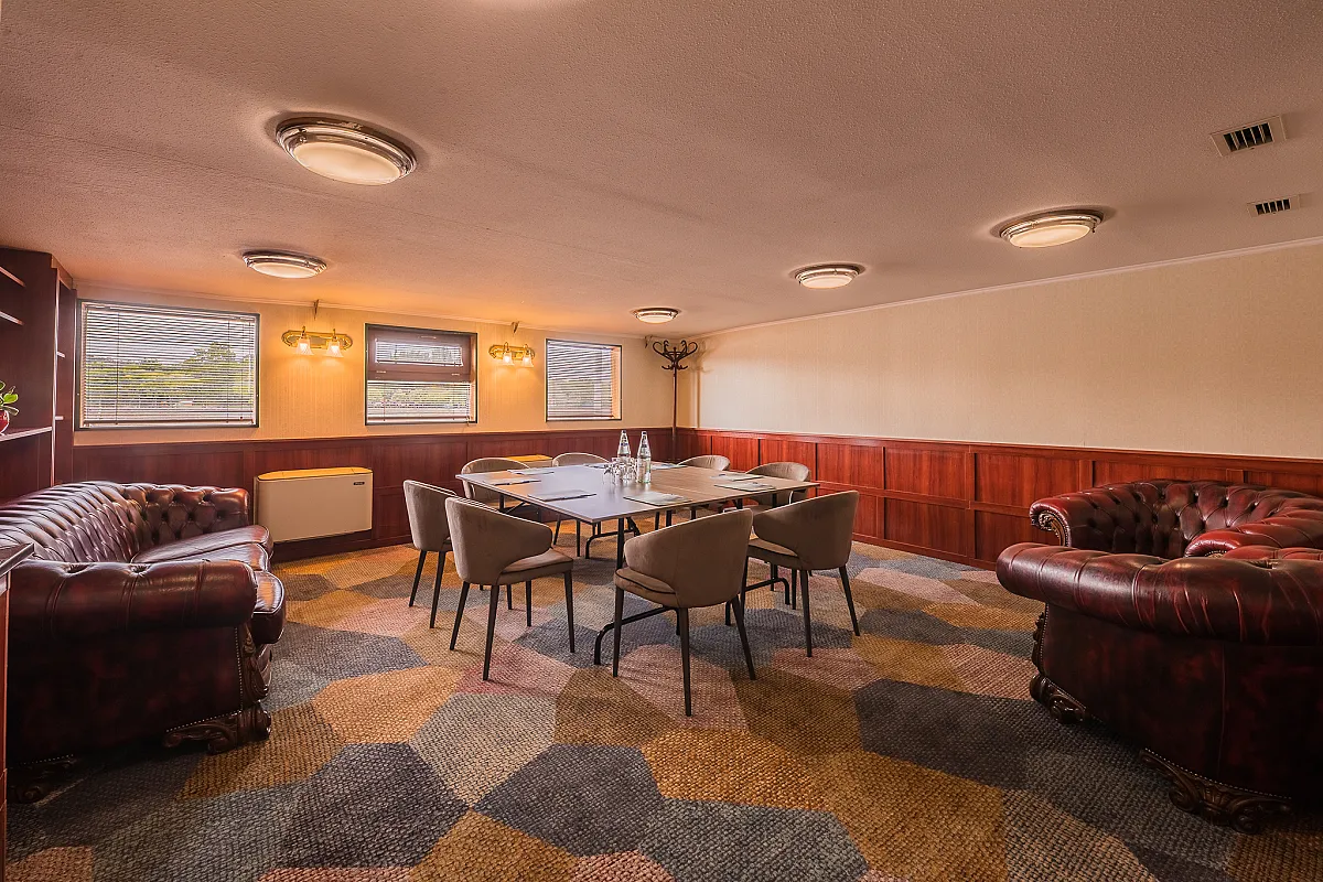 Fortuna Boat Hotel & Restaurant