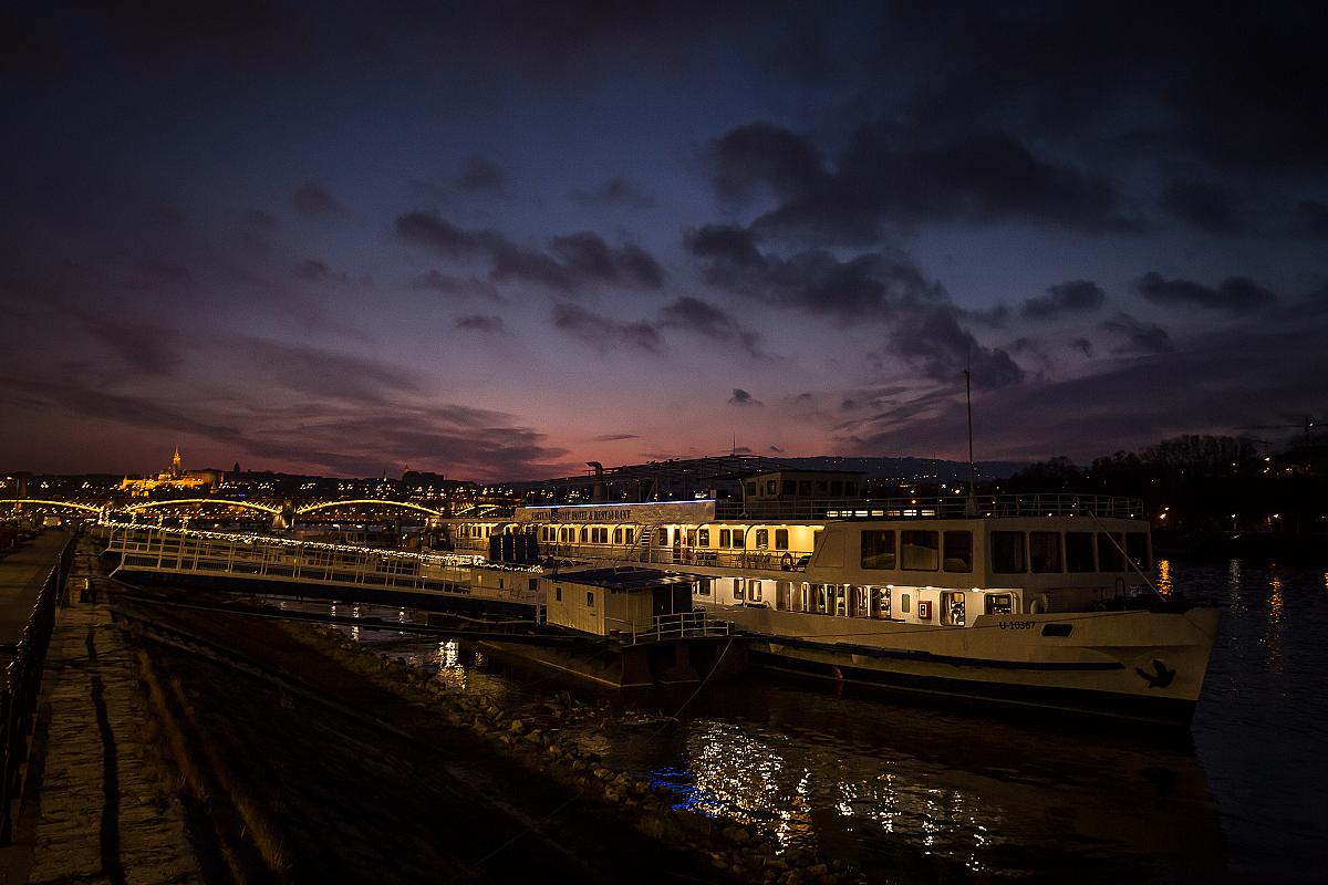 Fortuna Boat Hotel & Restaurant