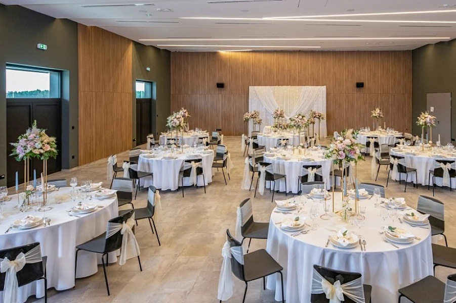 FLOW Hotel & Conference