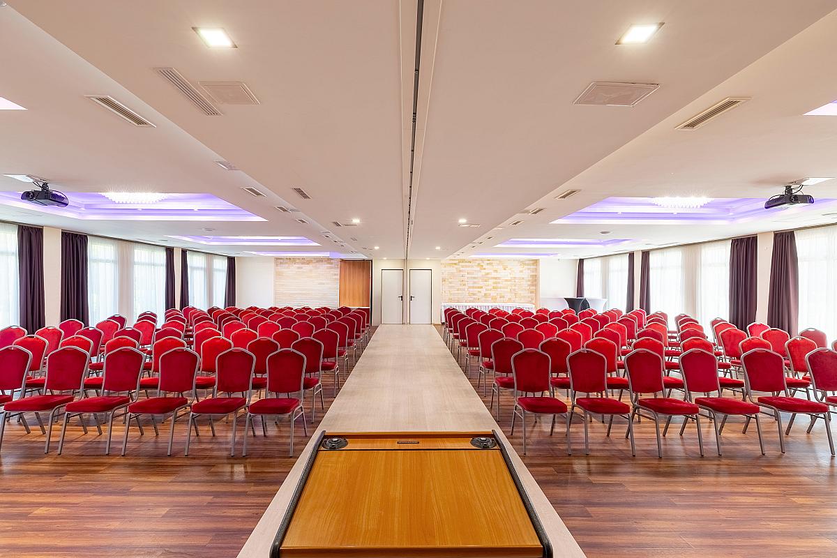 Hotel Auróra Miskolctapolca konferenciaterem
