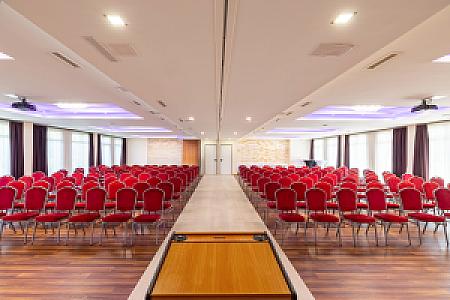 Hotel Auróra Miskolctapolca konferenciaterem