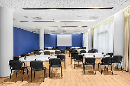 Akeah Verdi Budapest