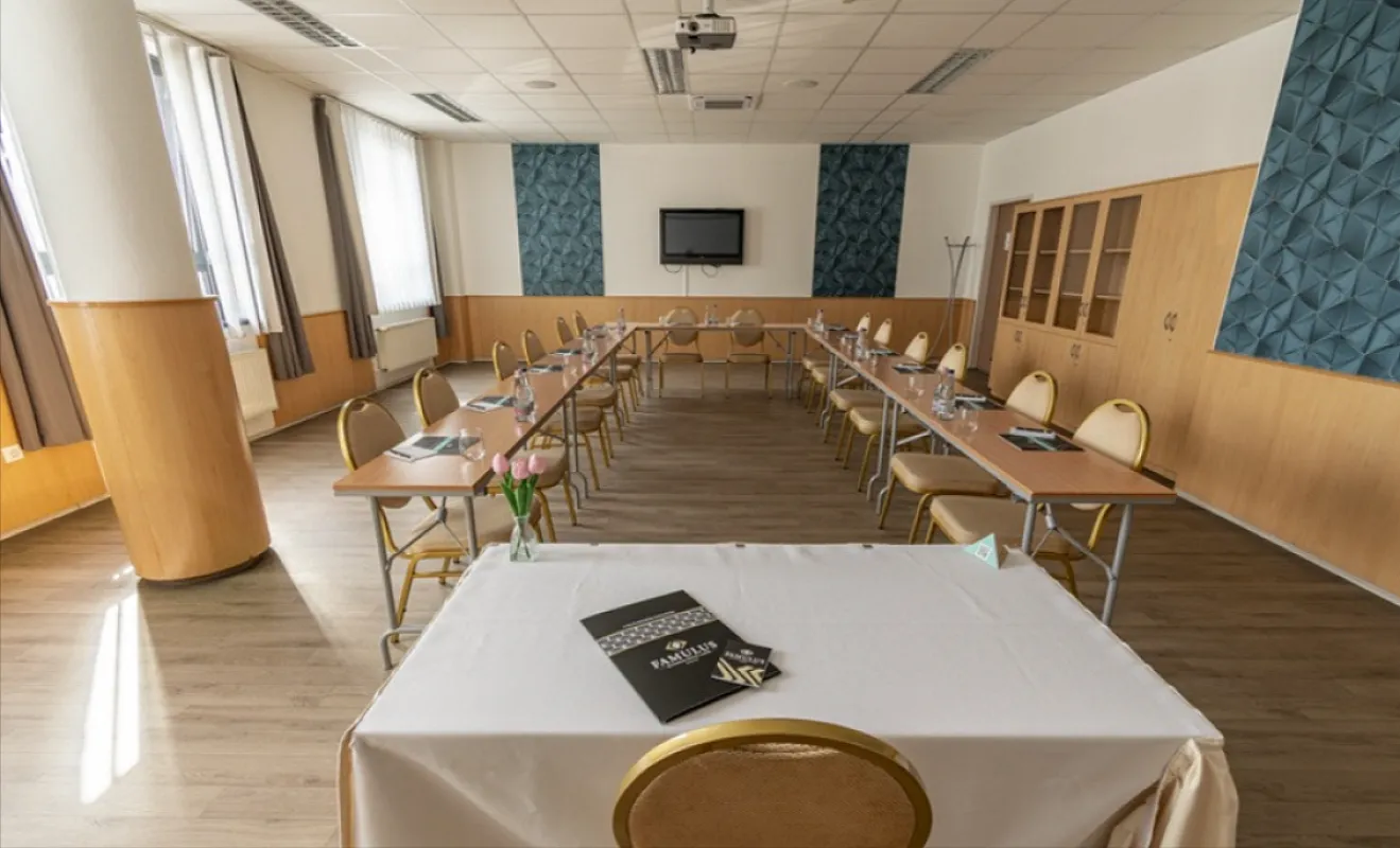 Famulus Hotel