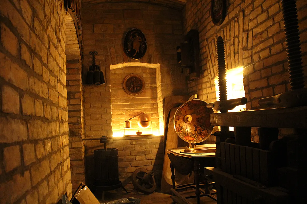 Hősök Csárdája & Restaurant