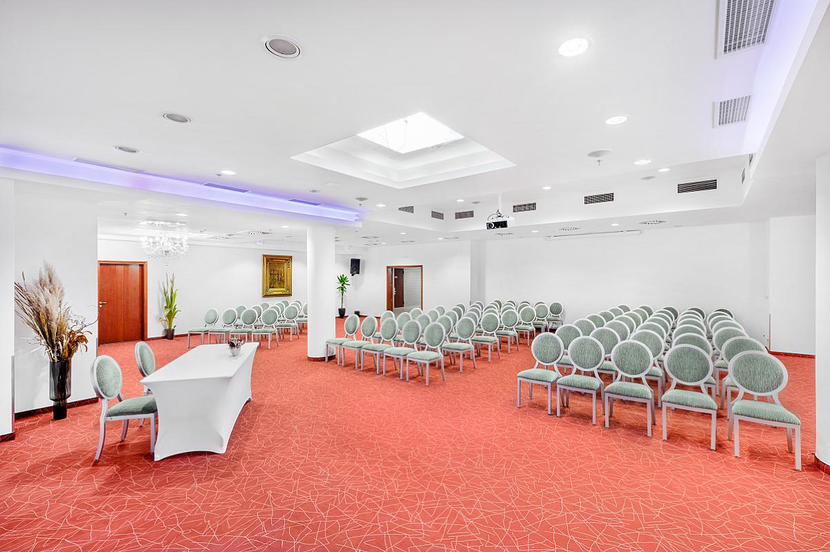 Hotel Divinus***** Superior Debrecen céges tréning helyszín