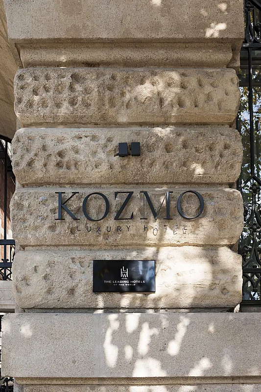 Kozmo Hotel Suites & Spa