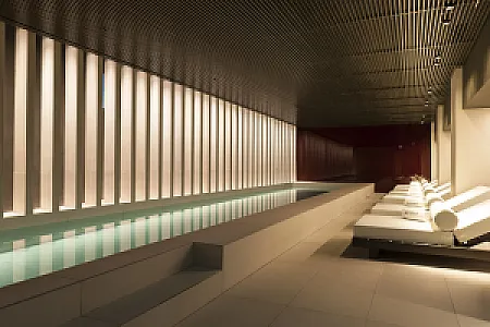 Kozmo Hotel Suites & Spa
