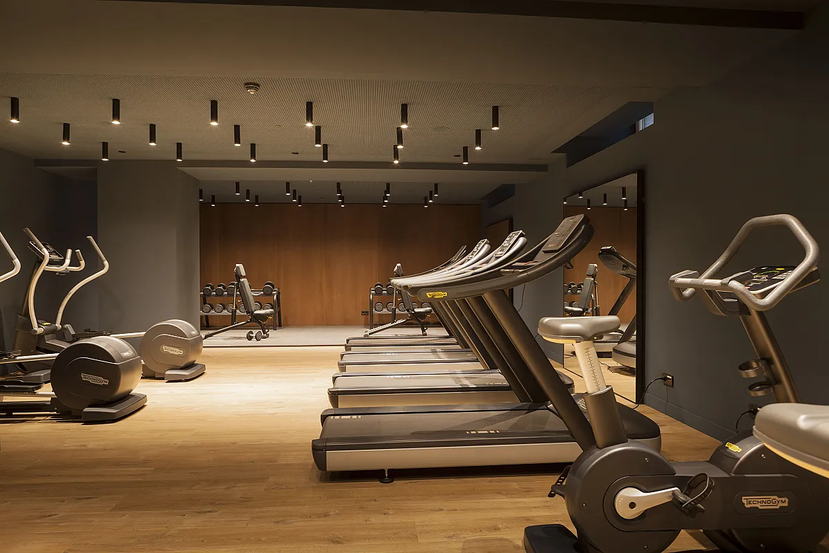 Kozmo Hotel Suites & Spa