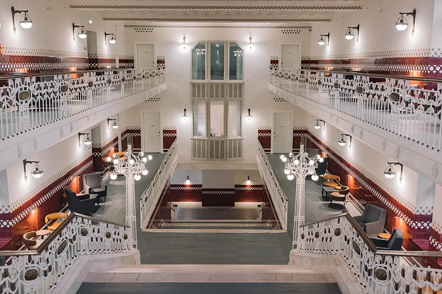 Kozmo Hotel Suites & Spa