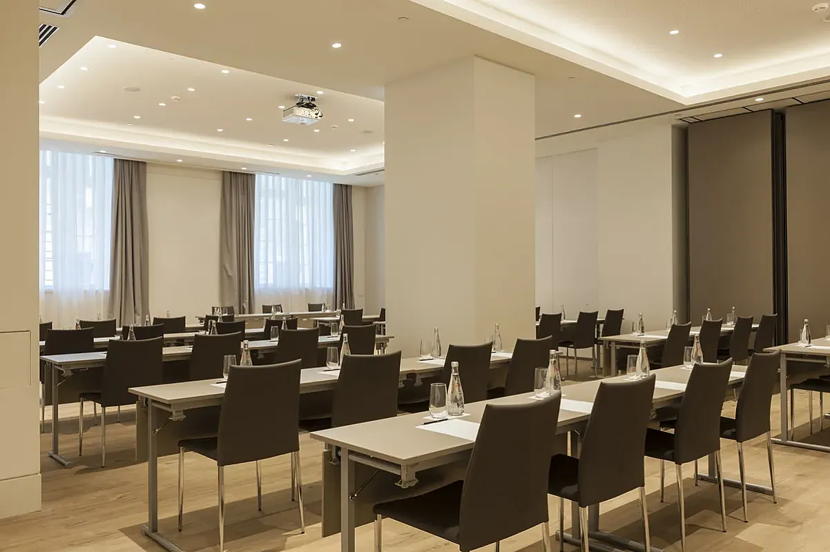 Kozmo Hotel Suites & Spa