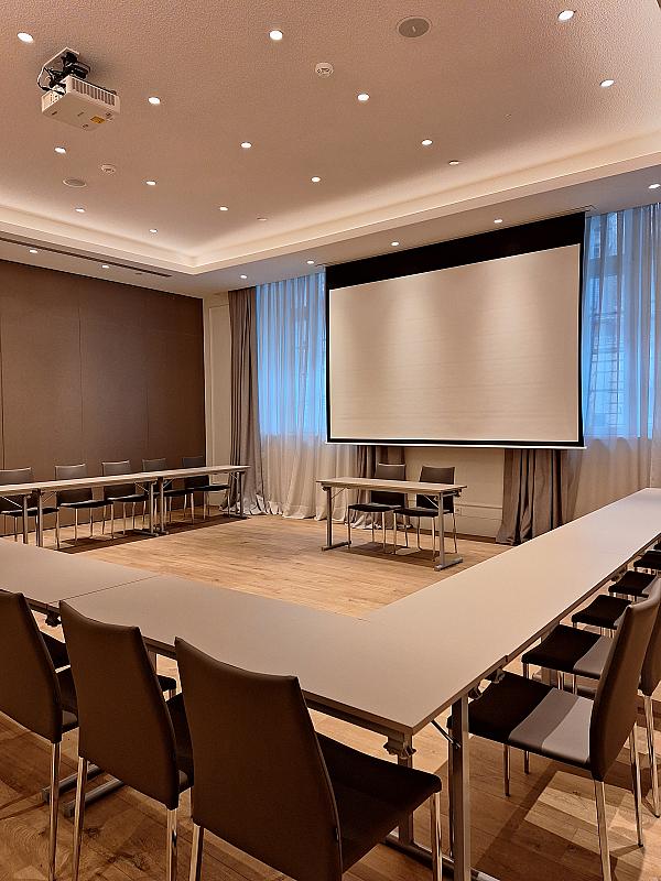 Kozmo Hotel Suites & Spa - Cegeshelyszinek.hu