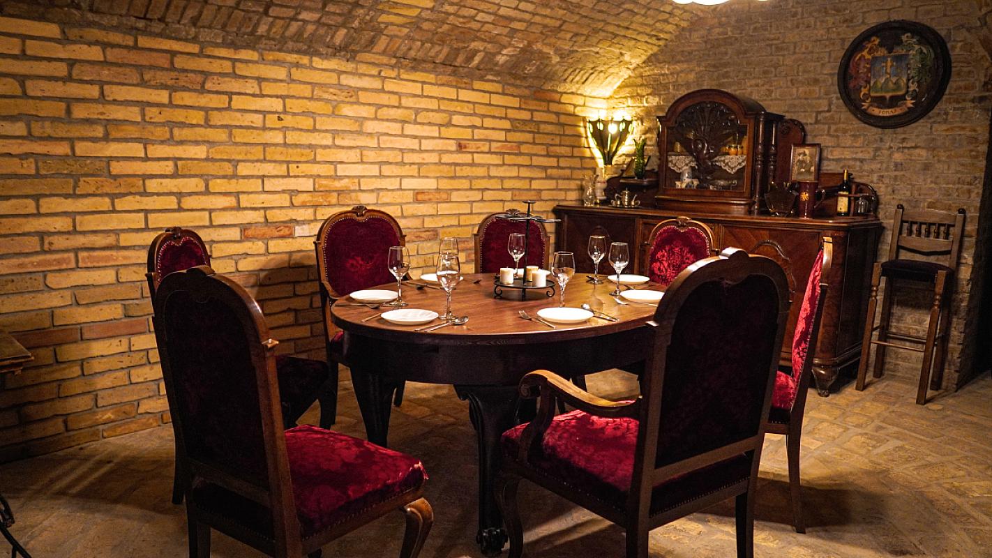Körasztalos VIP terem