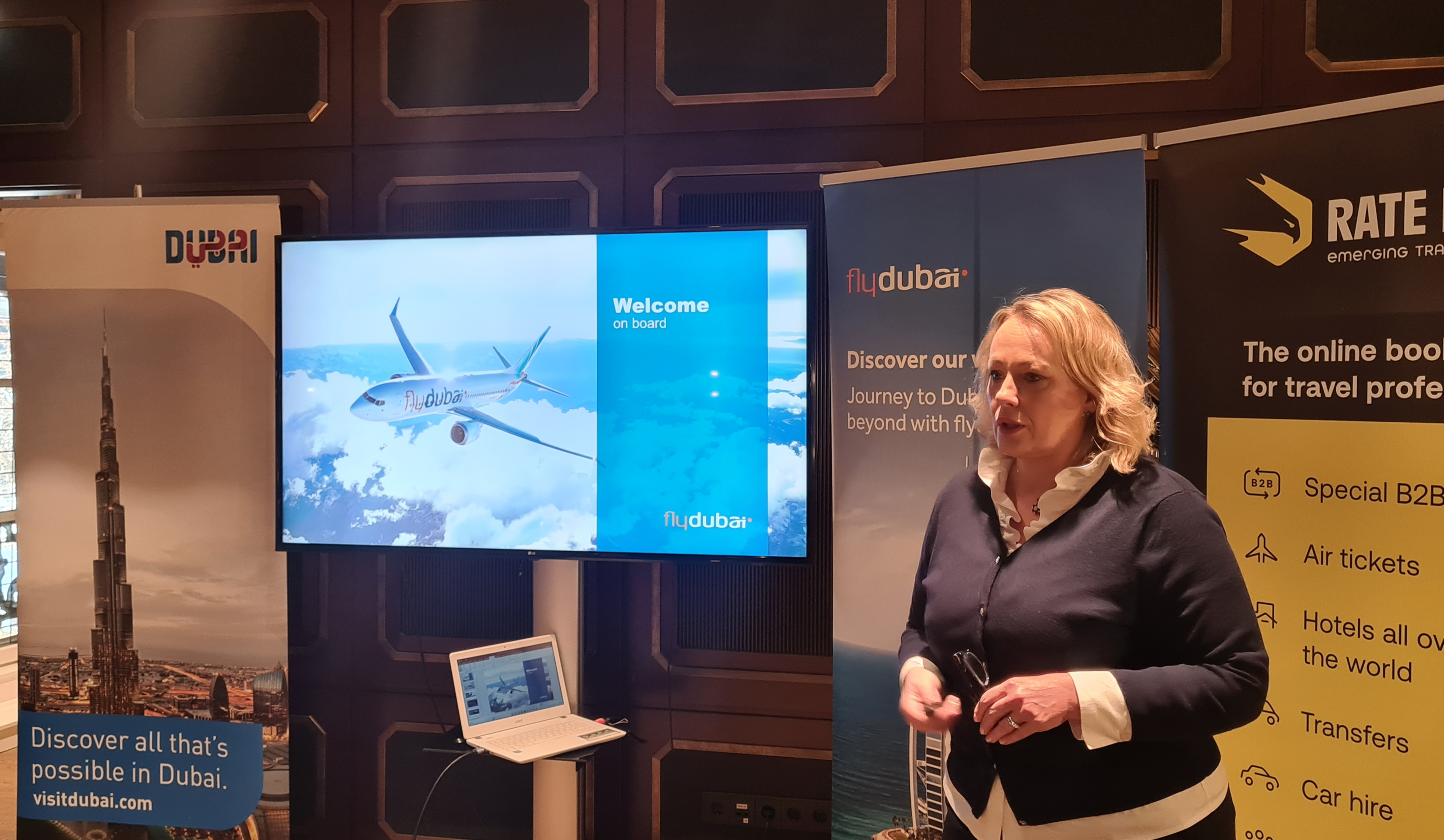 Flydubai Agent Üzleti Reggelik  a Parisi Udvar Budapestben