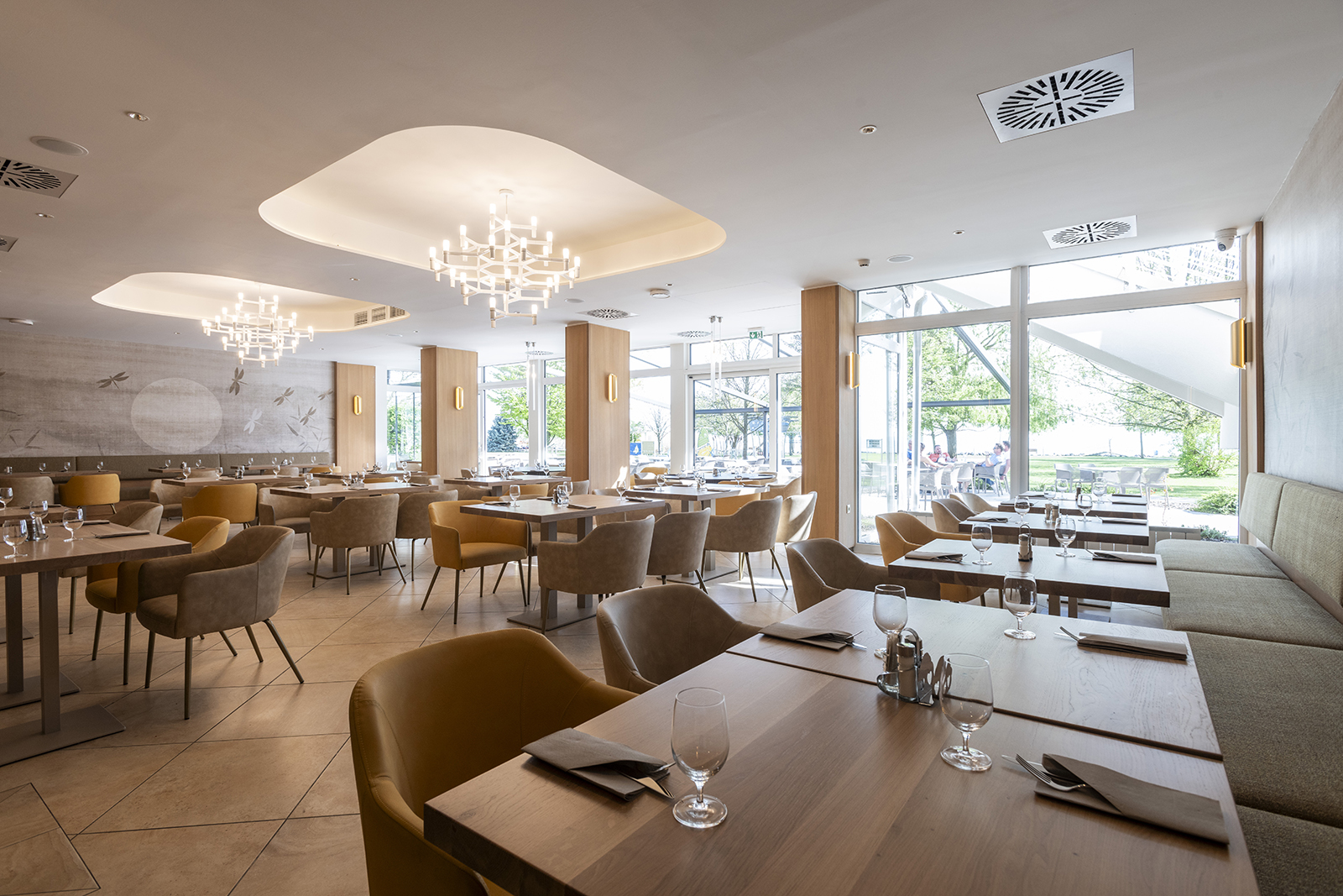 Étterem a Hotel Marina portban