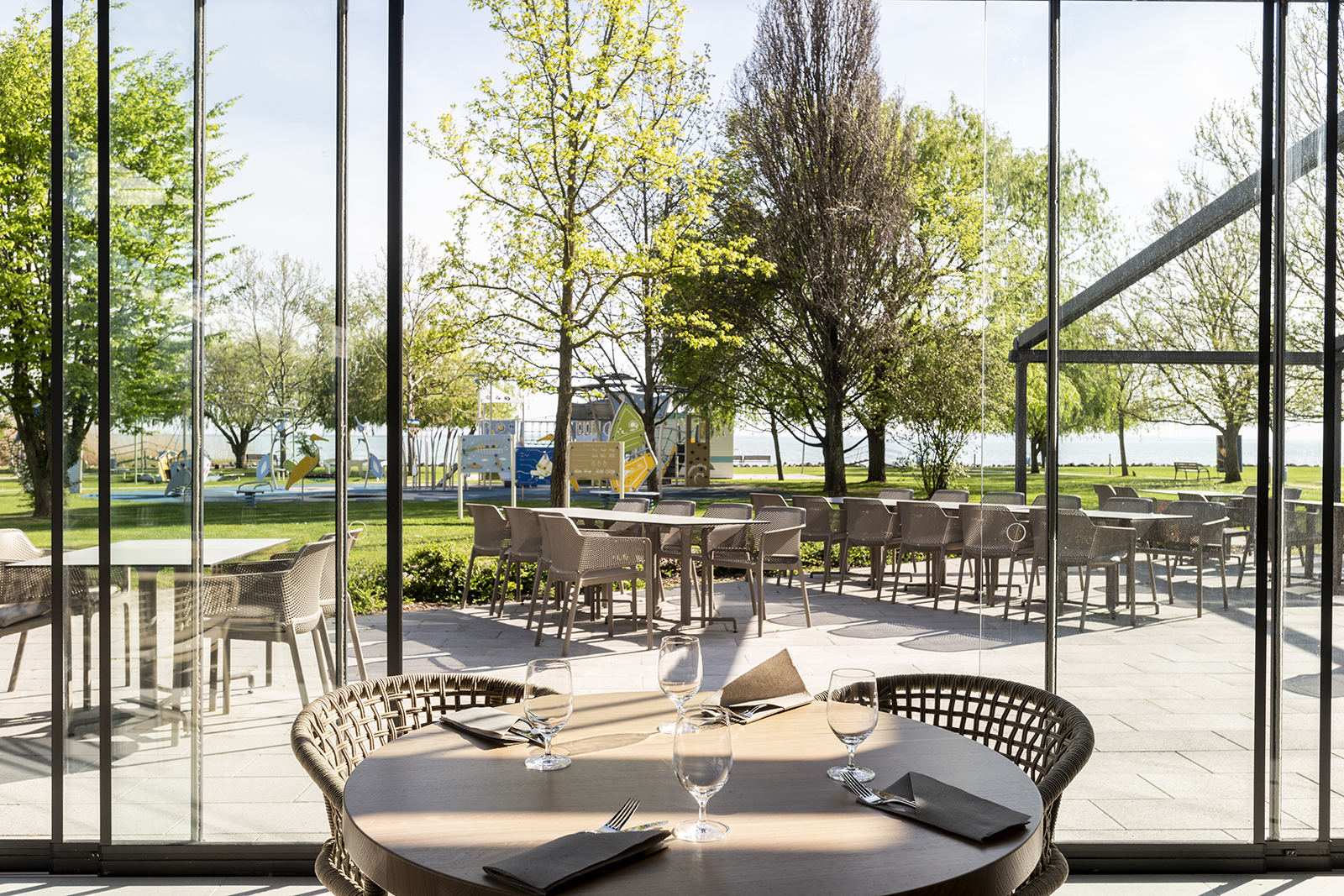 Balatonparti kilátás a Hotel Marina Portban