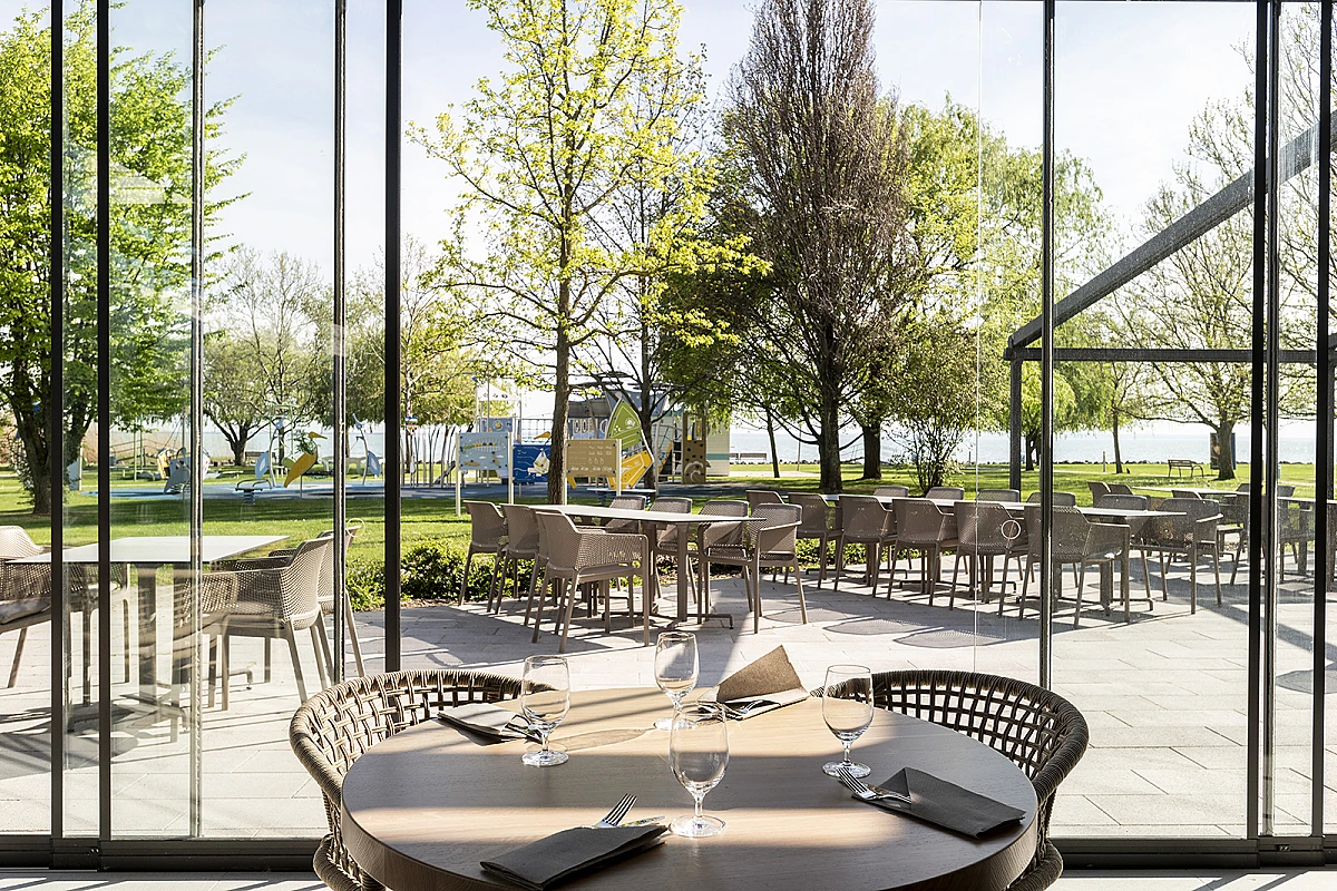 Balatonparti kilátás a Hotel Marina Portban