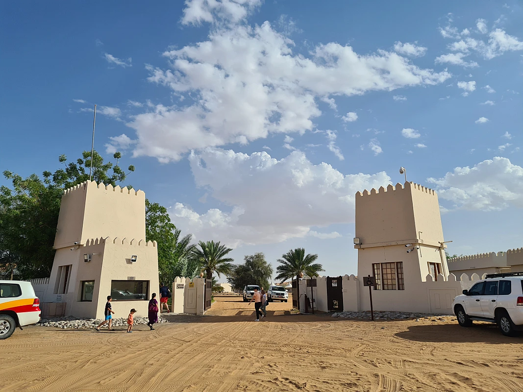 A HotelPremio Group képviseli  itthon Oman legrégebbi utazásszervező cégét, a Bahwan Tourism LLC-t