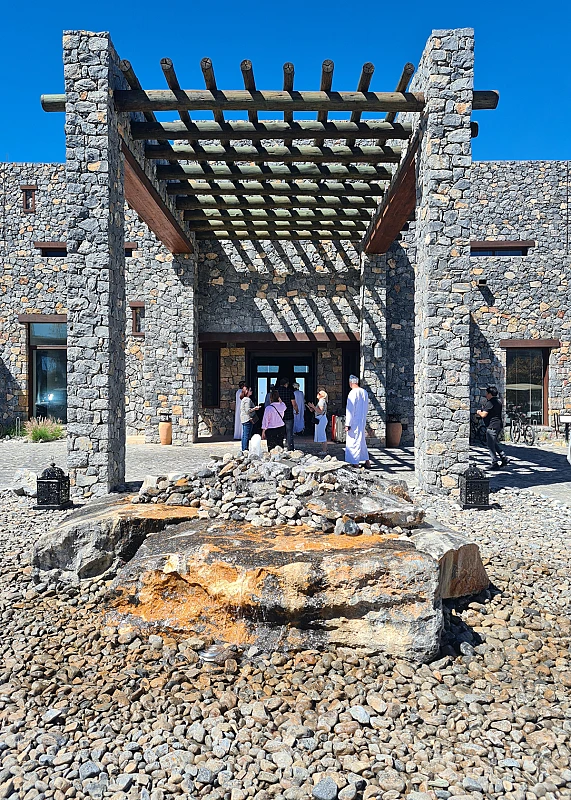A HotelPremio Group képviseli  itthon Oman legrégebbi utazásszervező cégét, a Bahwan Tourism LLC-t