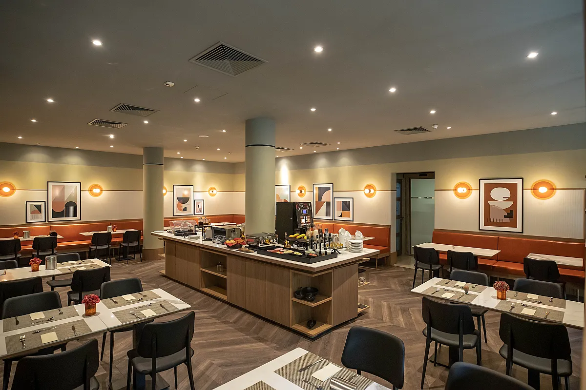 Adina Apartment Hotel