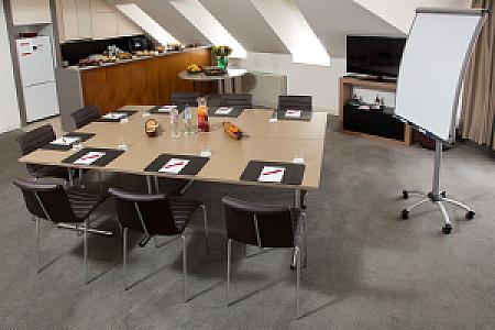 Apartman tágas nappalija bérlés