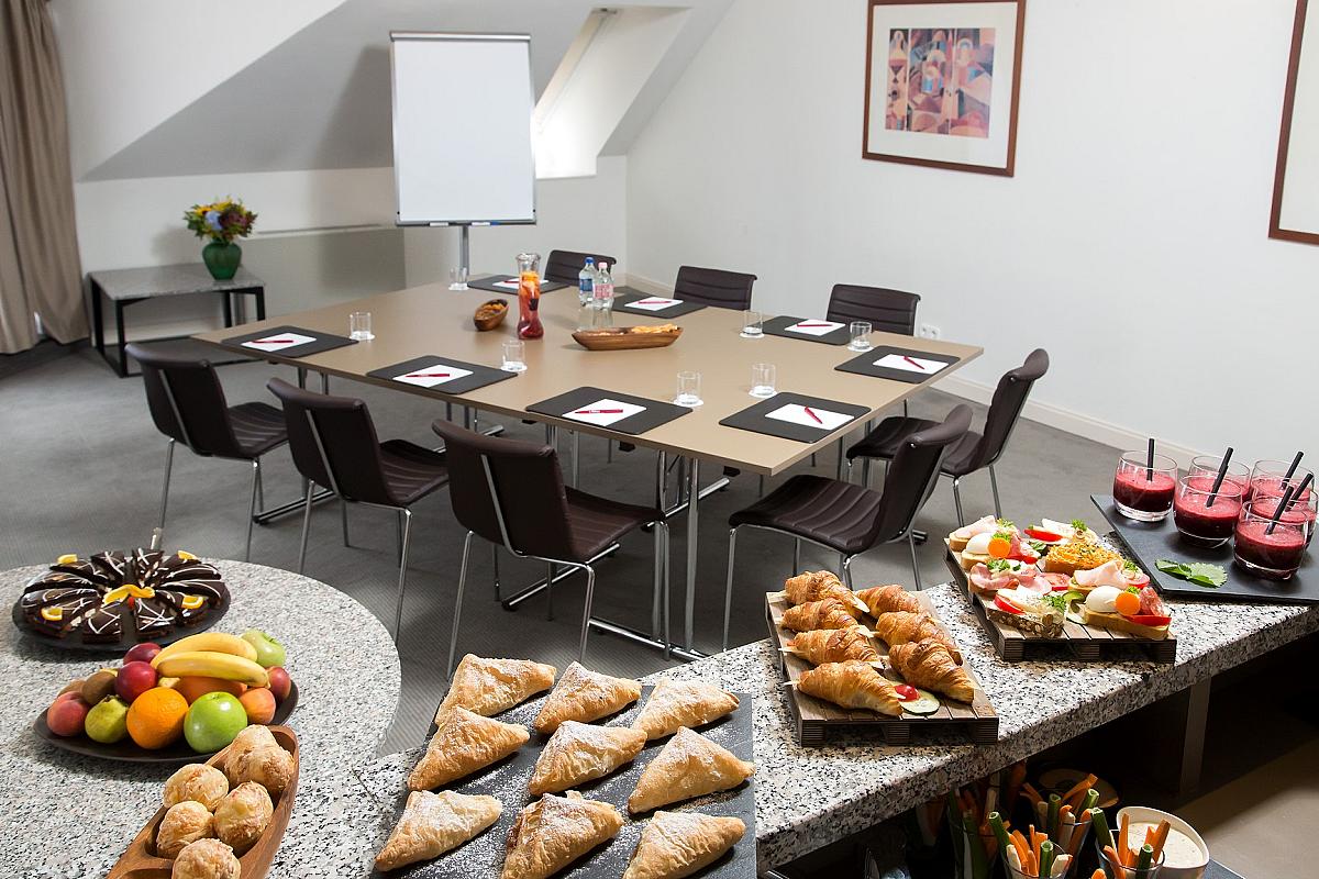 Apartman tágas nappalija bérlés