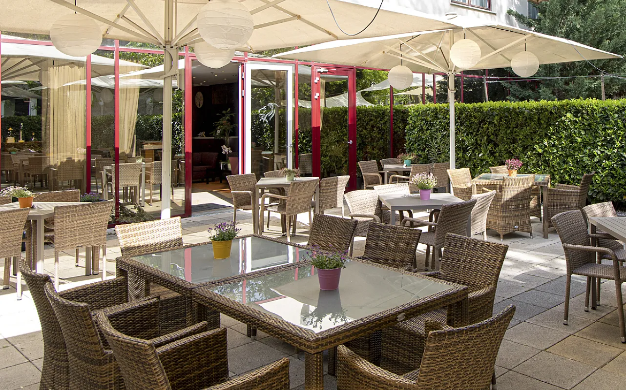 Lion's Garden Hotel
