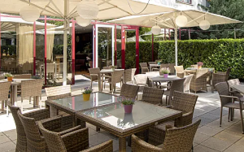 Lion's Garden Hotel
