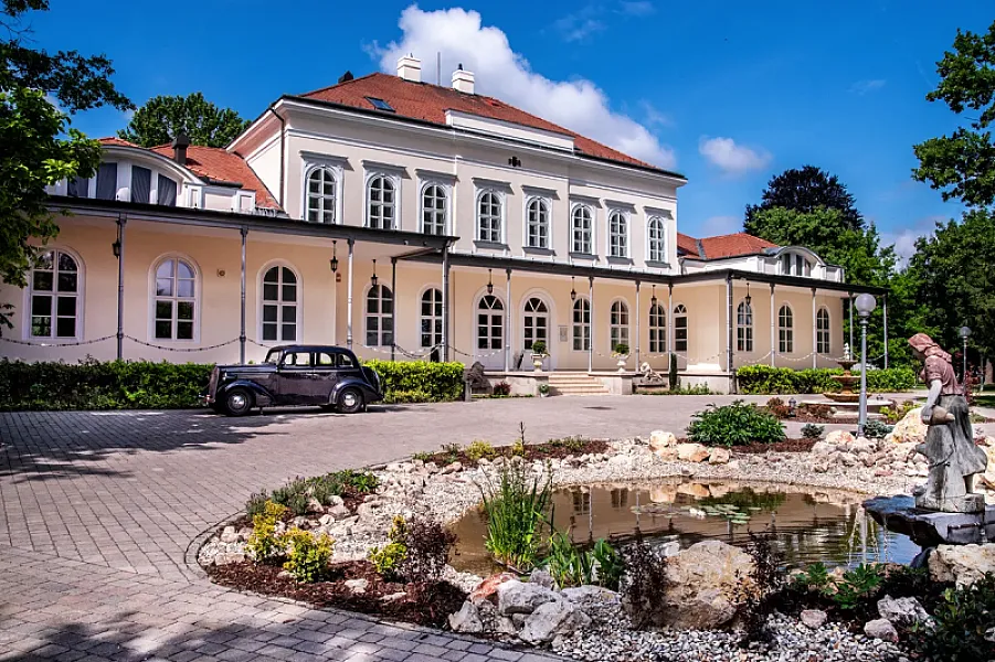 Chateau Földváry/ Öttevényi kastély