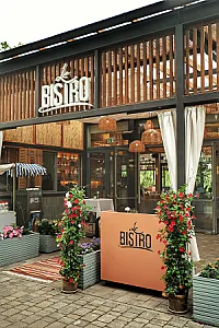 Le Bistro Kitchen and More