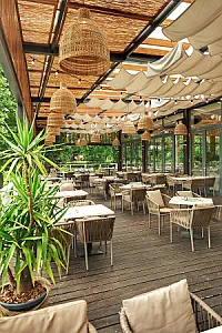 Le Bistro Kitchen and More