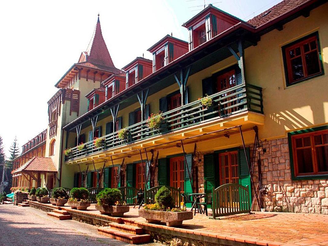 Bakony Hotel