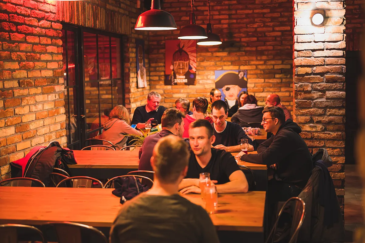 FIRST Craft Beer Sörfőzde & Taproom