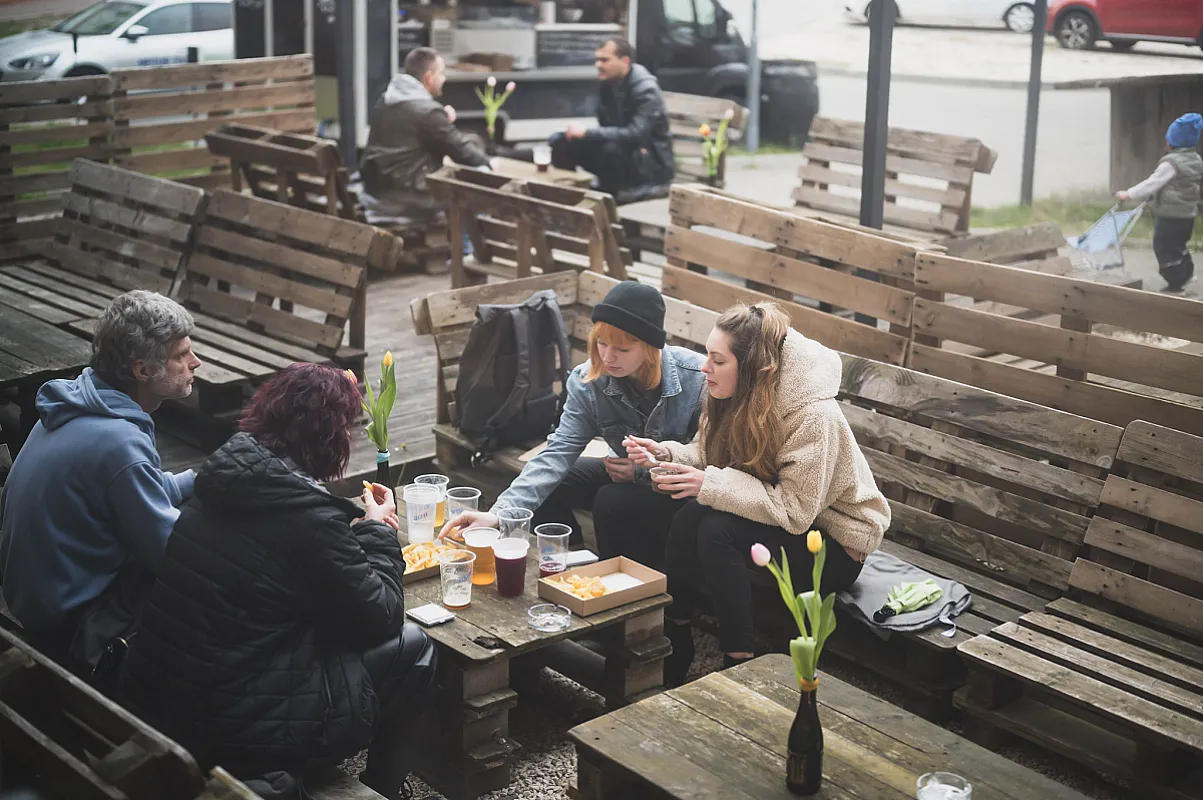 FIRST Craft Beer Sörfőzde & Taproom