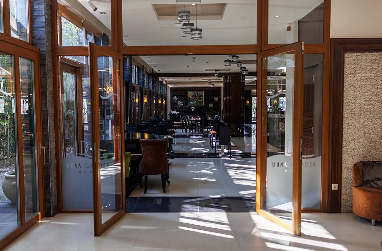 Duna Garden Bisztró és Hotel****