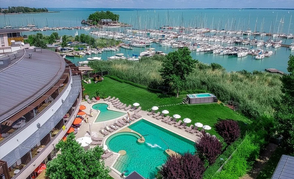 Hotel Golden Lake Resort****