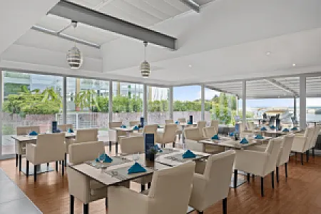 Hotel Yacht Wellness & Business