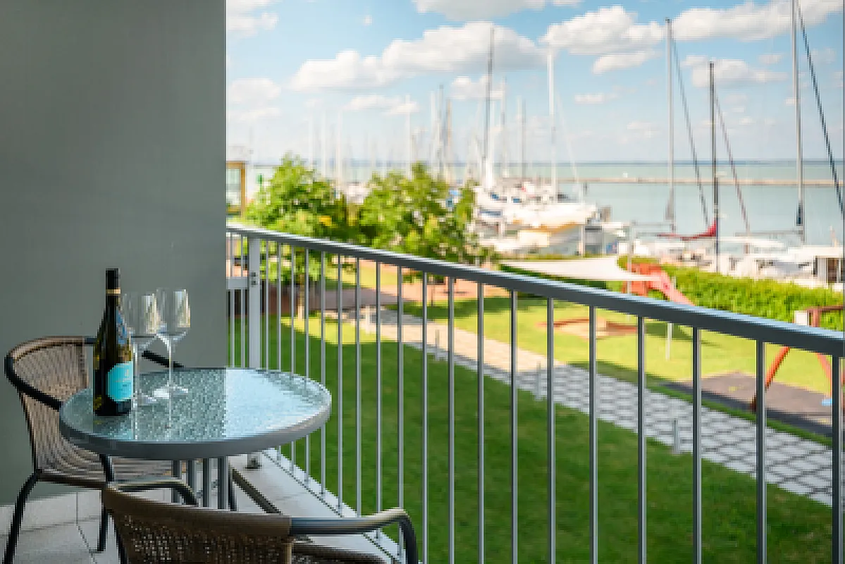 Hotel Yacht Wellness & Business