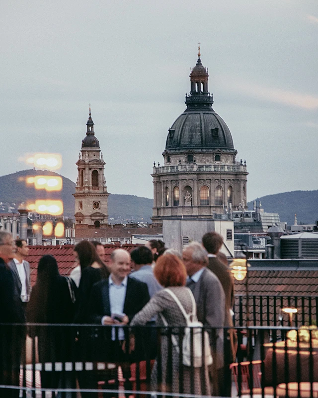 Saddle&sky rooftopbar
