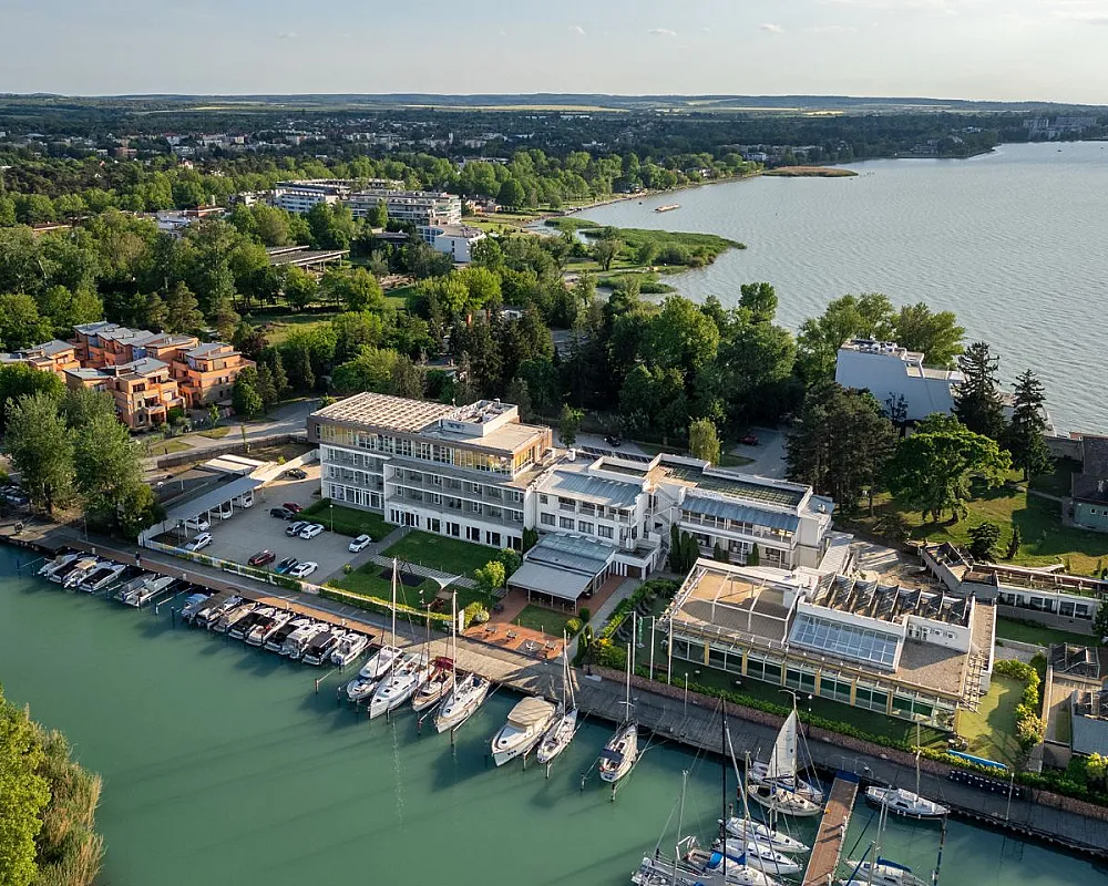 Hotel Yacht Wellness & Business